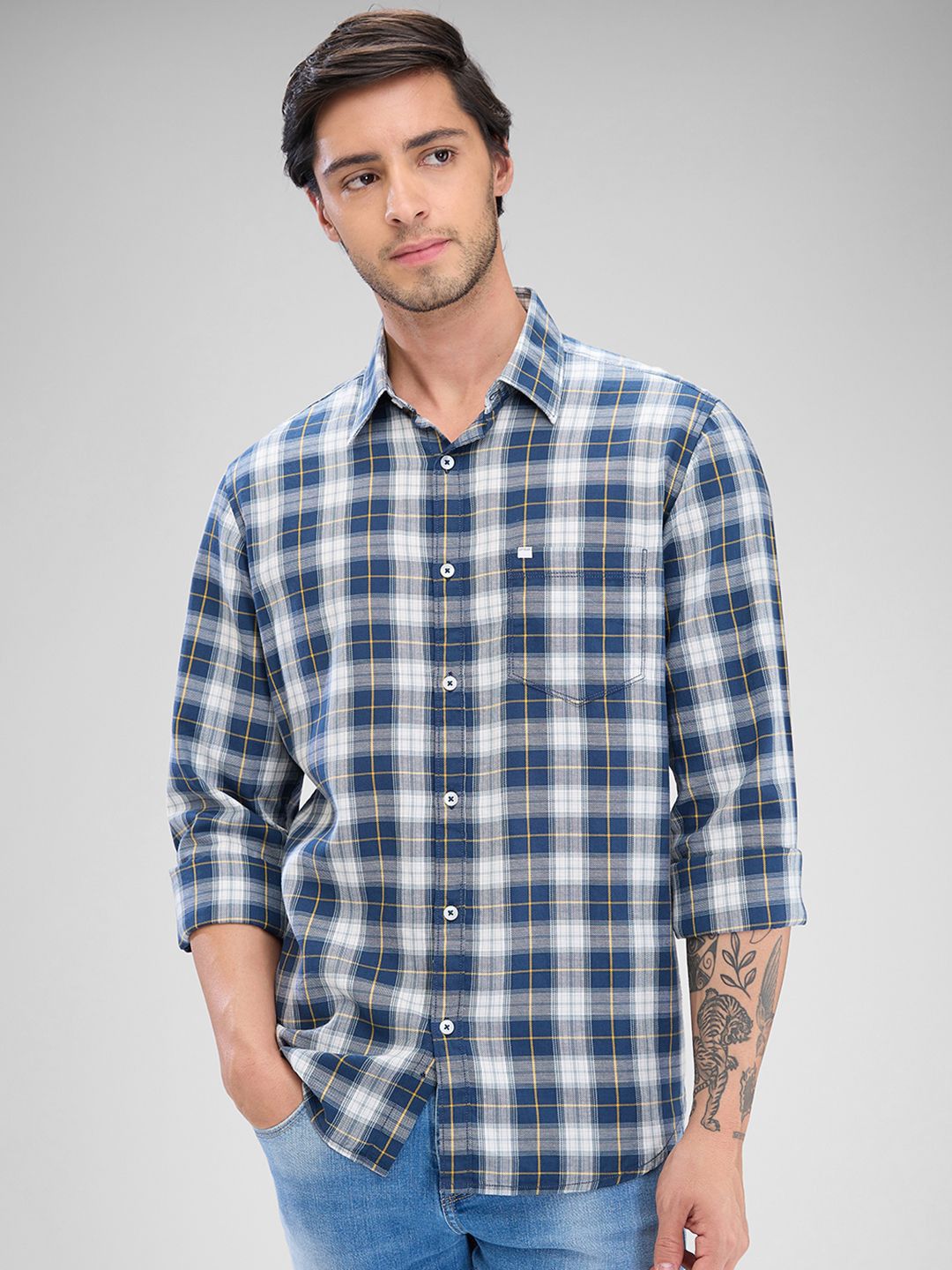 SPYKAR Men Slim Fit Tartan Checks Opaque Checked Casual Shirt