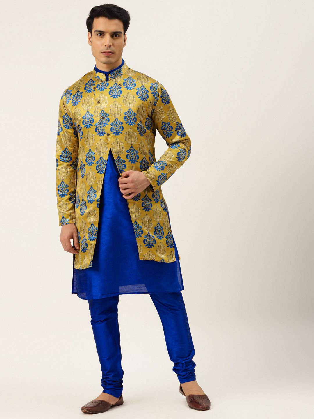 SOJANYA Men Blue & Green Solid Kurta with Churidar & Jacket