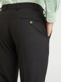 Park Avenue Men Checked Formal Trousers