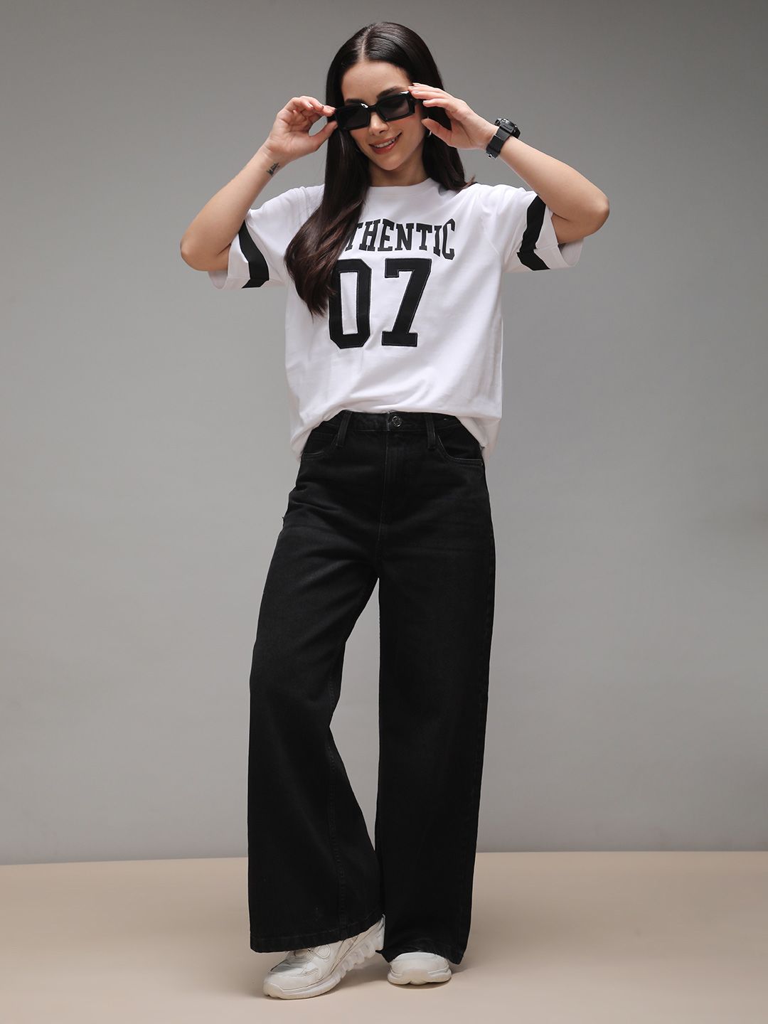 Dillinger Women Lengan Pendek Leher Krew Bercetak Tshirt