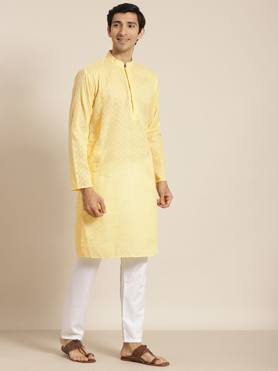SOJANYA Kurta Kapas Tulen Chikankari Kuning Lelaki dengan Jaket Churidar & Nehru