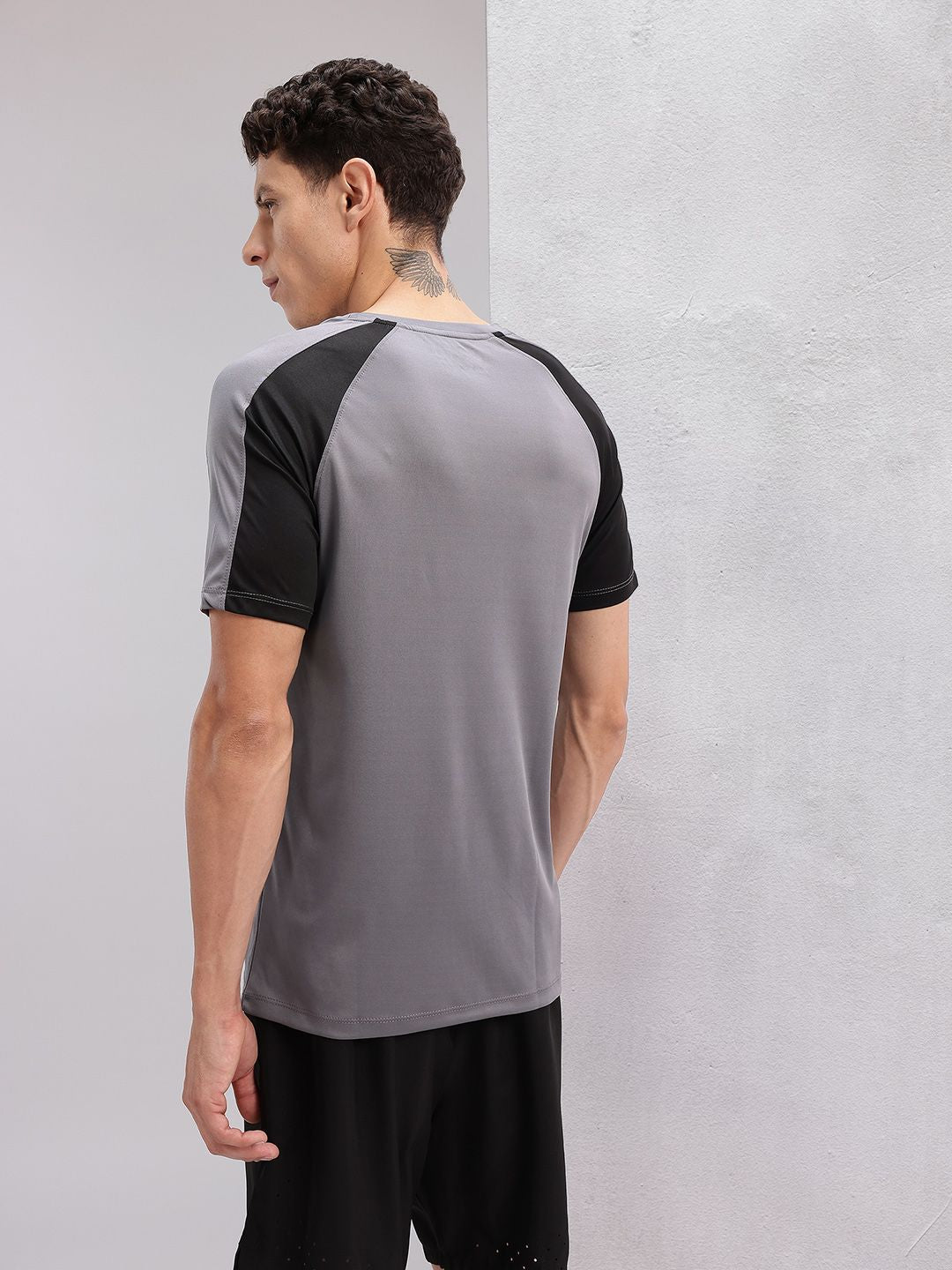 HRX by Hrithik Roshan Typography Printed Rapid-Dry Training T-shirt with Panelling Detail