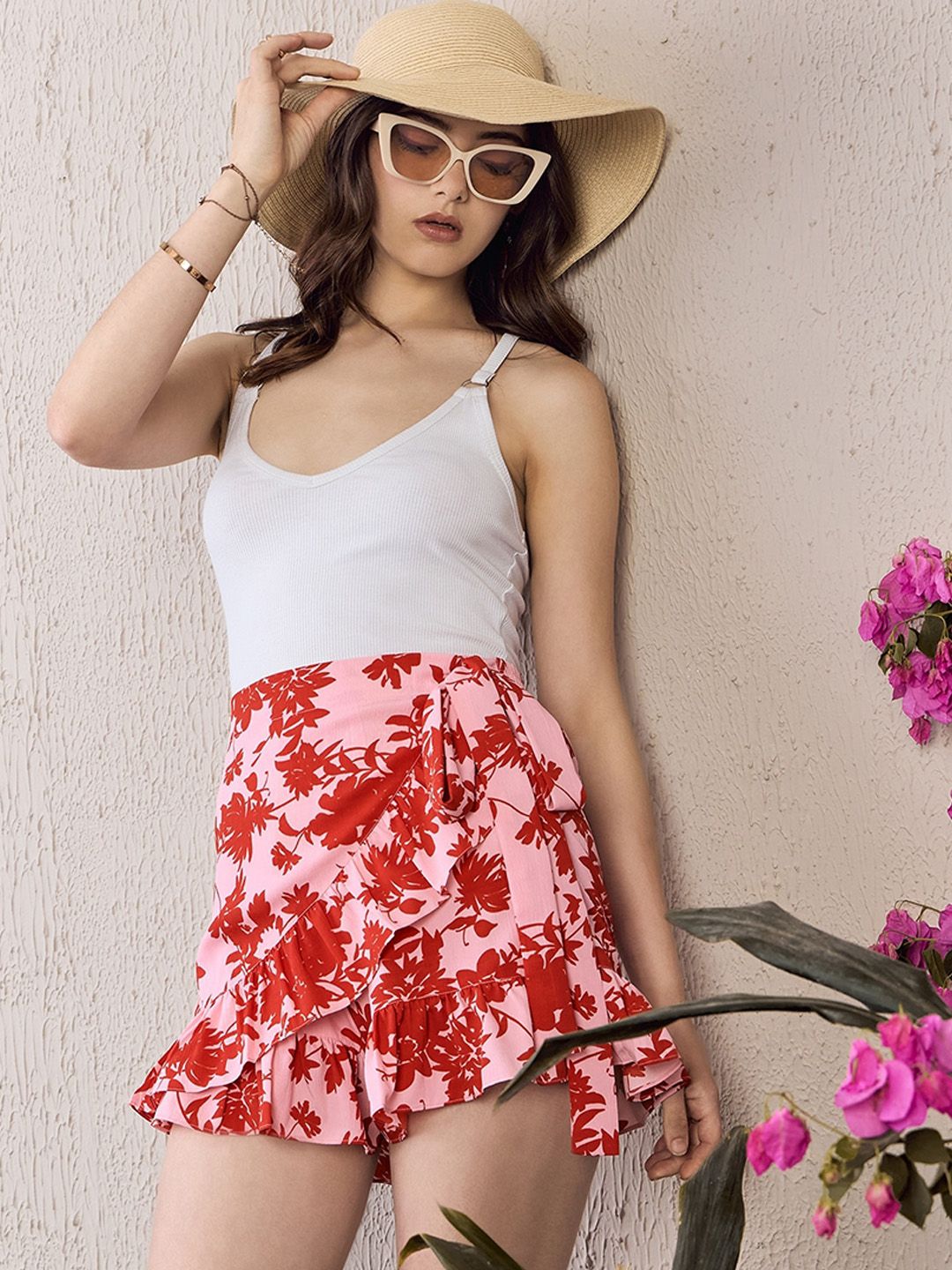 Berrylush Women Pink Floral Printed Ruffled Mini Skorts