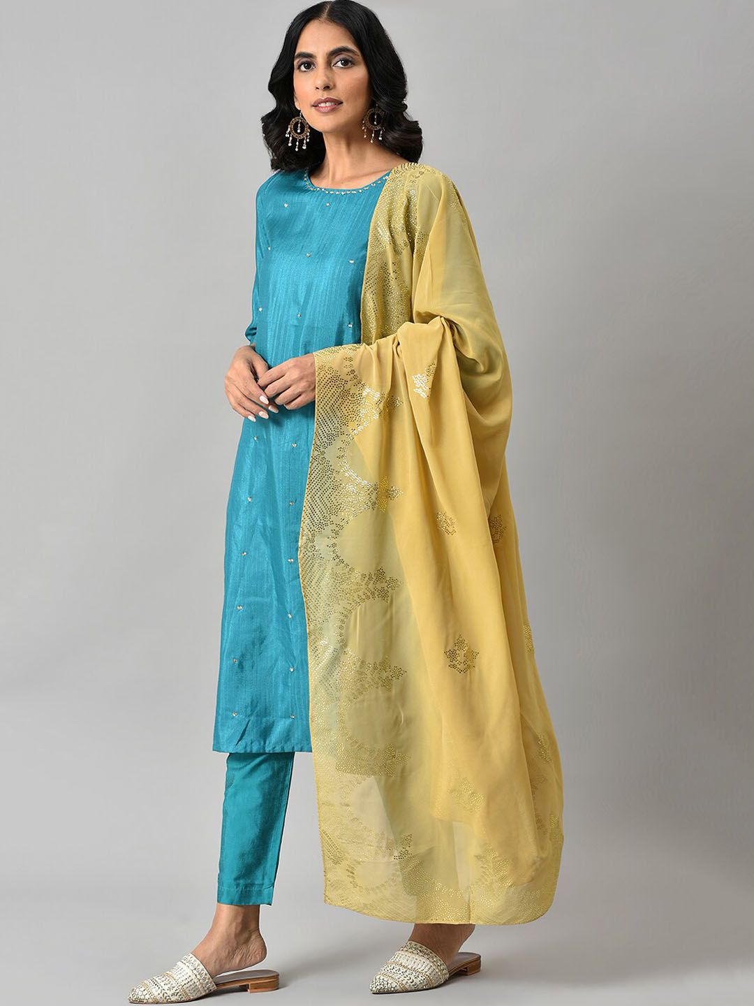 W Festive Silk Kurta With Slim Pant & Dupatta