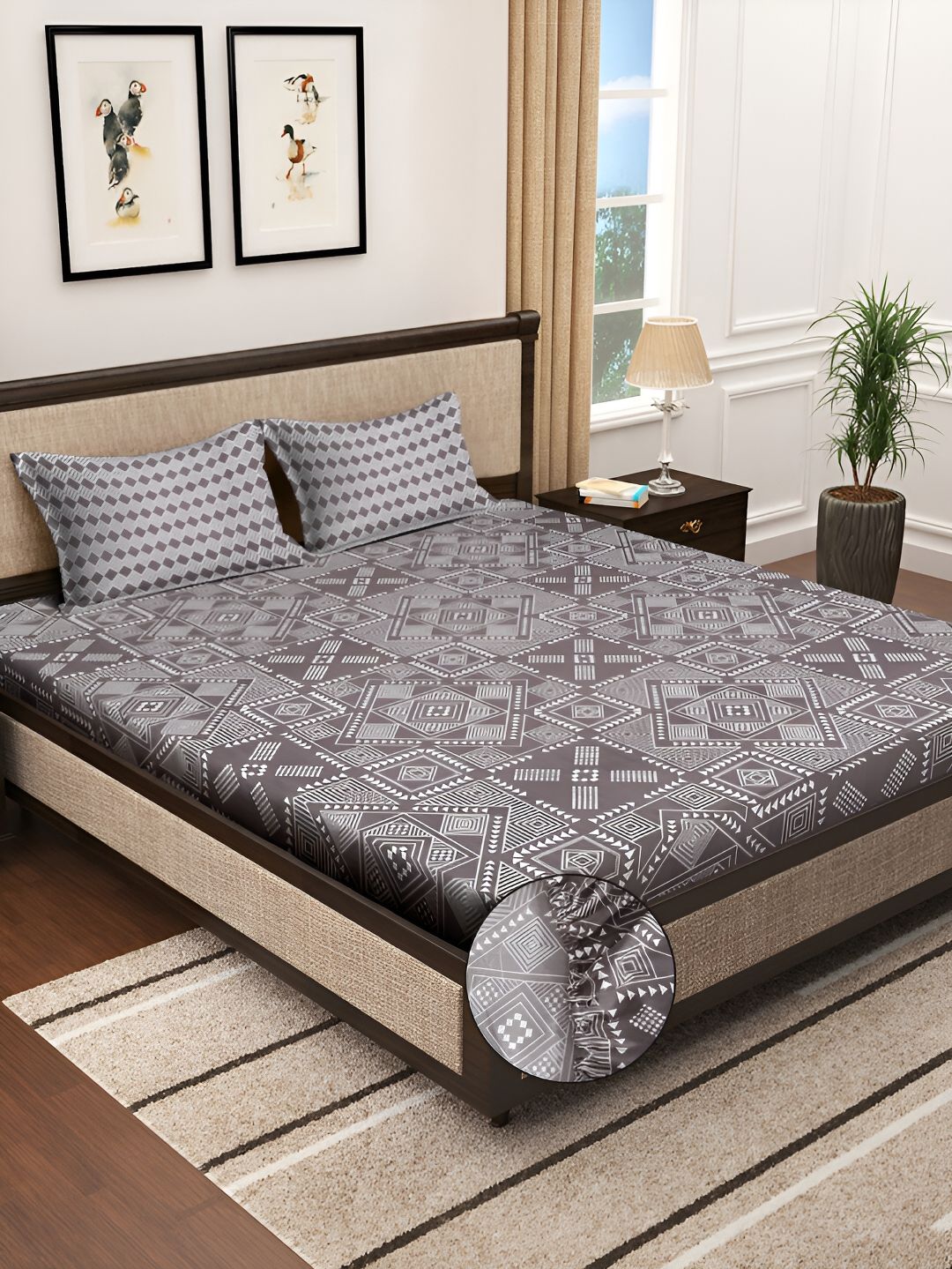 KLOTTHE Grey & White Printed 300TC Super King Fitted Bedsheet With 2 Pillow Covers