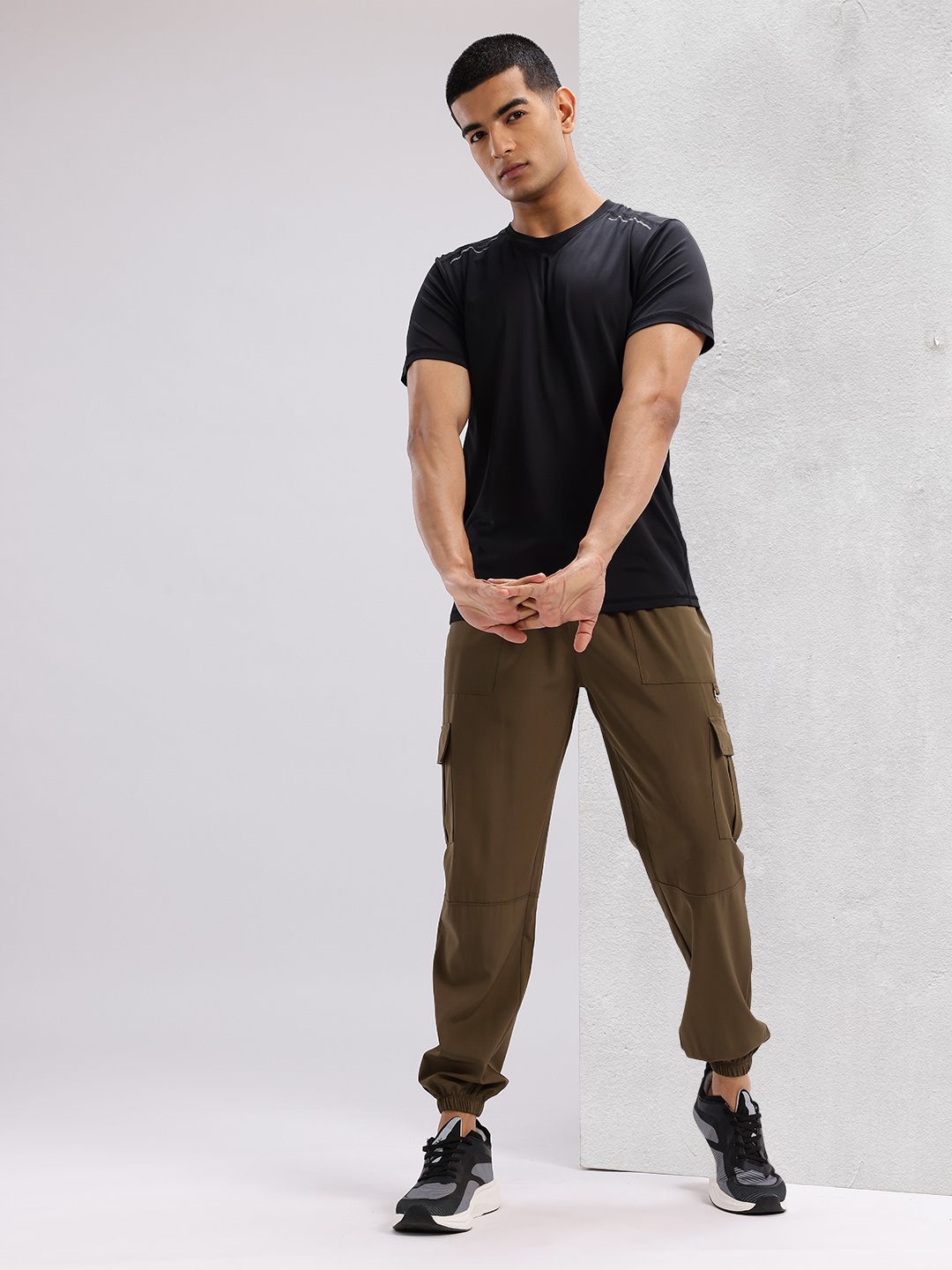 HRX by Hrithik Roshan Men Panelled Mid-Rise Rapid-Dry Training Cargos