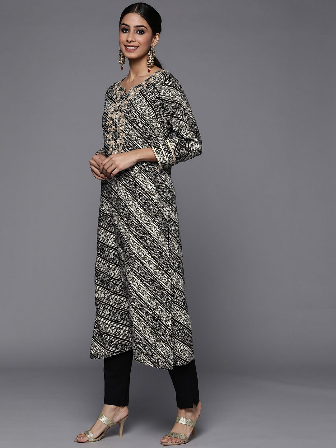 Varanga Women Black & Beige Bandhani Printed Indie Prints Kurta