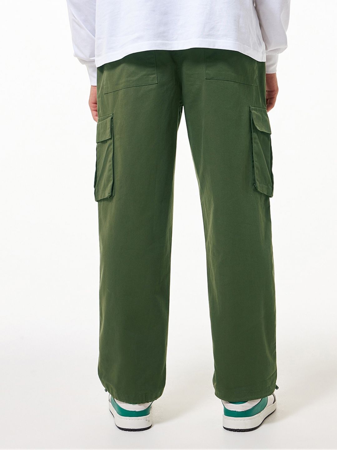 Bewakoof Men Baggy Oversized Cargo Parachute Pants
