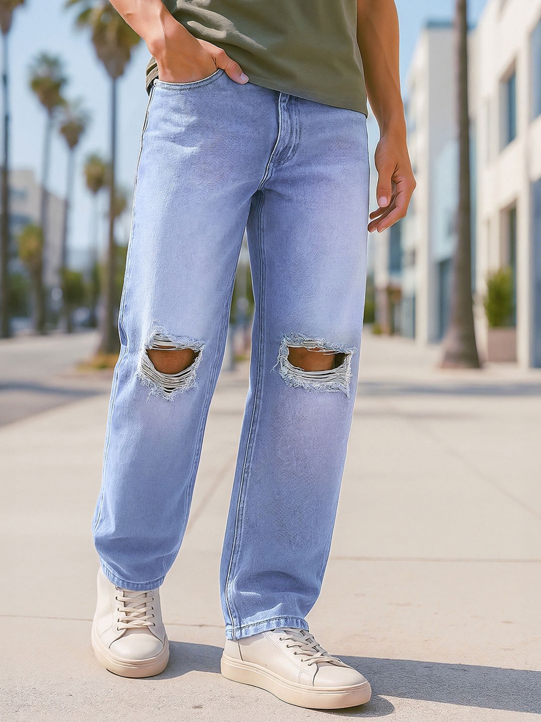 Bewakoof Men's Light Blue Baggy Distressed Mid-Rise Jeans