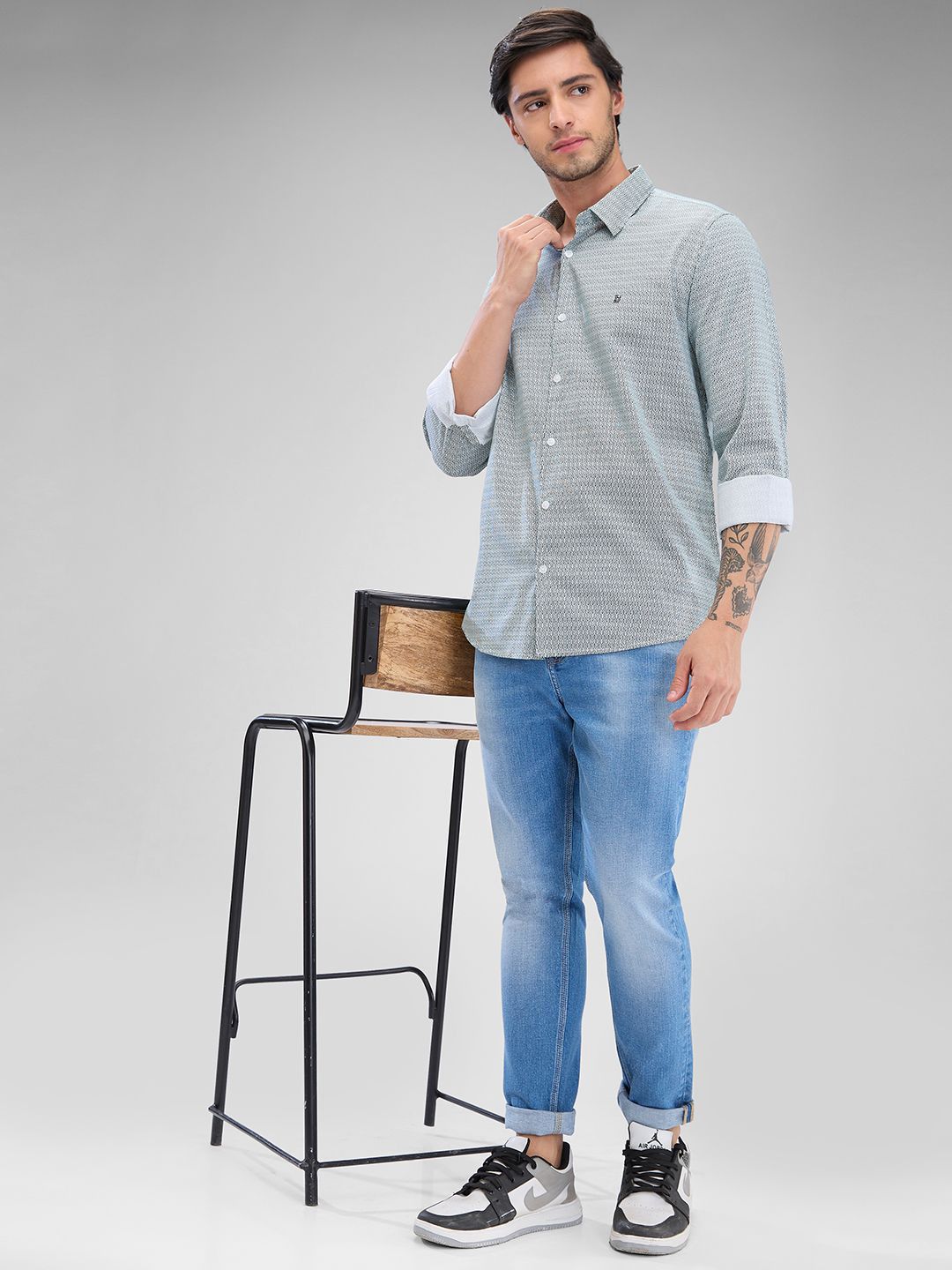 SPYKAR Men Slim Fit Opaque Micro Ditsy Printed Spread Collar Pure Cotton Casual Shirt