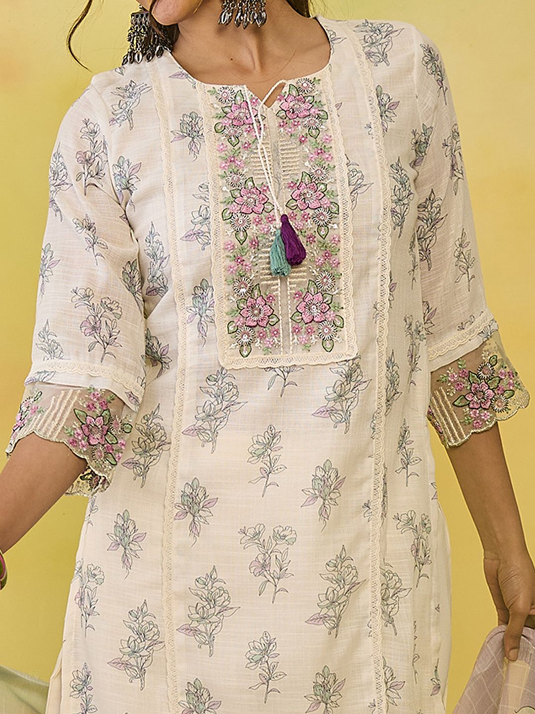 Indo Era Women Floral Printed Regular Thread Work Pure Cotton Kurta with Trousers & With Dupatta