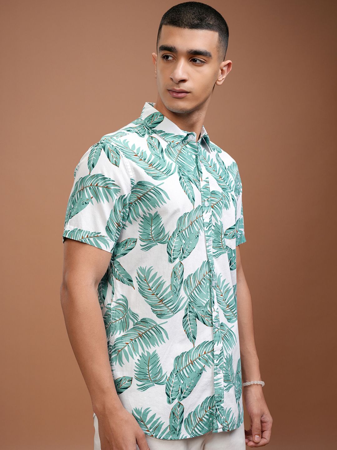HIGHLANDER Men Green Slim Fit Tropical Printed Casual Shirt