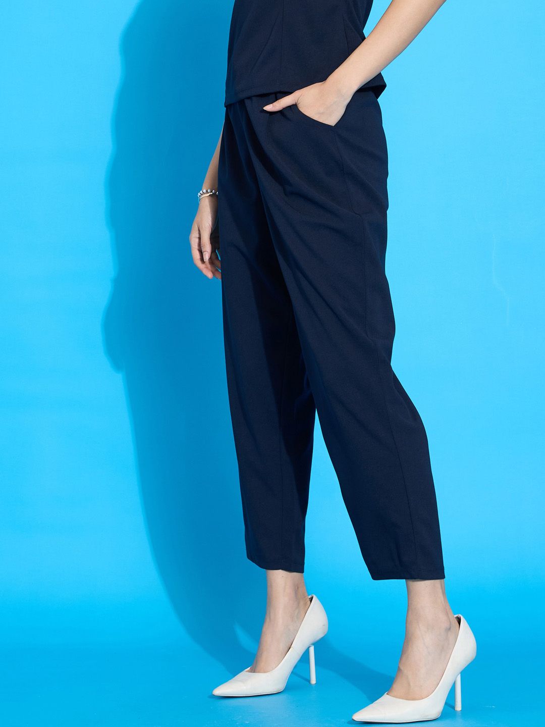 SASSAFRAS worklyf Women Mid-Rise Pleated Trousers
