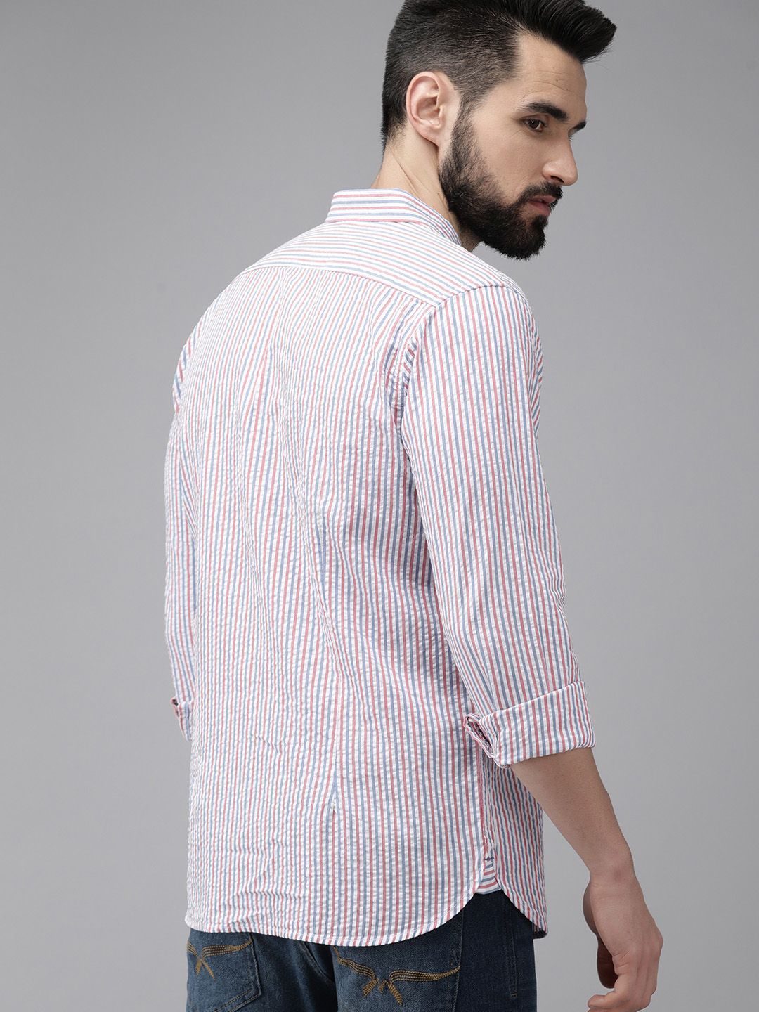 THE BEAR HOUSE Men White & Blue Slim Fit Striped Seersucker Cotton Casual Shirt