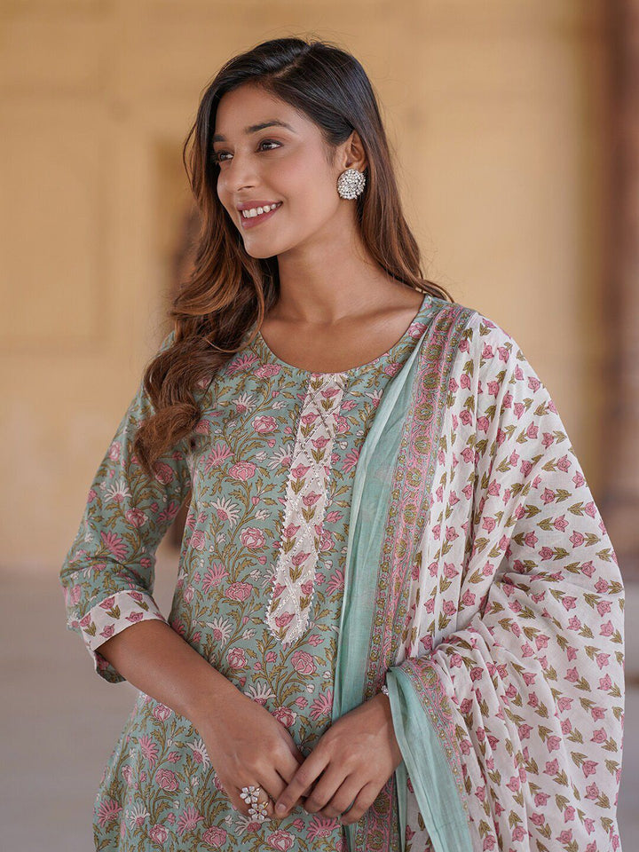 Kalini Floral Printed Pure Cotton Kurta dengan Seluar & Dupatta