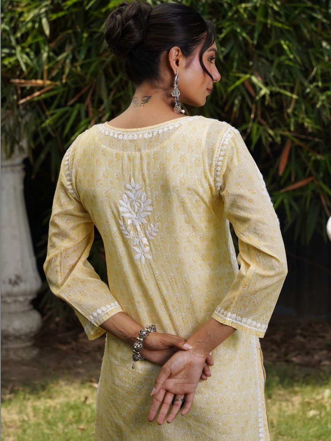 Rumah Wanita Chikankari Motif Etnik Bersulam Kurta Chikankari