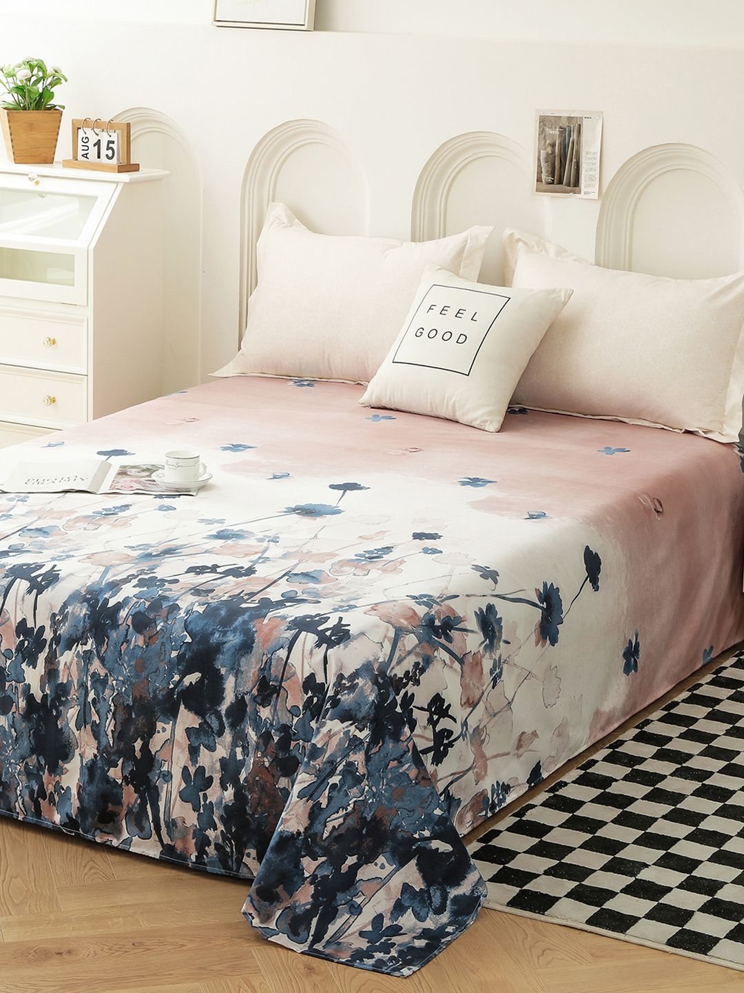 Story@home Navy Blue & Pink Floral Printed Cotton King Bedsheet with 2 Pillow Covers