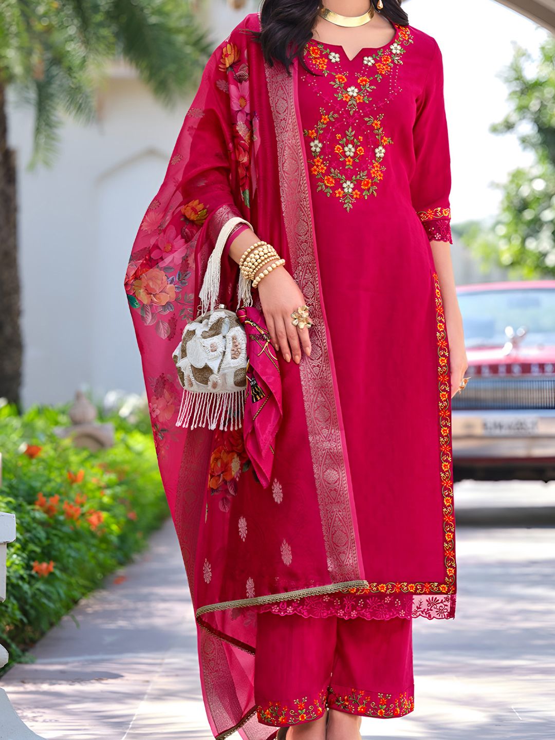 Varanga Women Floral Embroidered Regular Thread Work Kurta with Trousers & With Dupatta