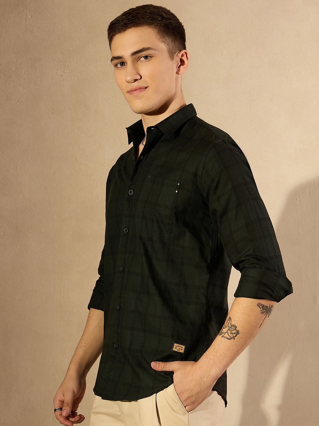 DENNISON Spread Collar Smart Checked Casual Shirt