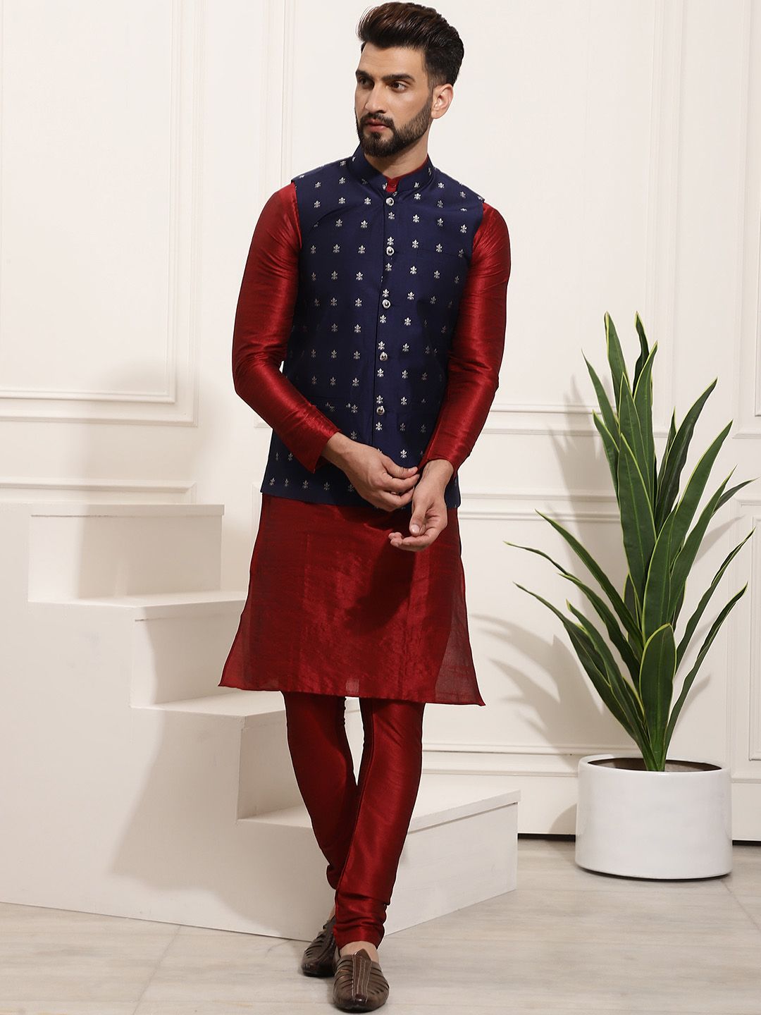 SOJANYA Men Maroon & Navy Blue Kurta with Churidar And Nehru Jacket