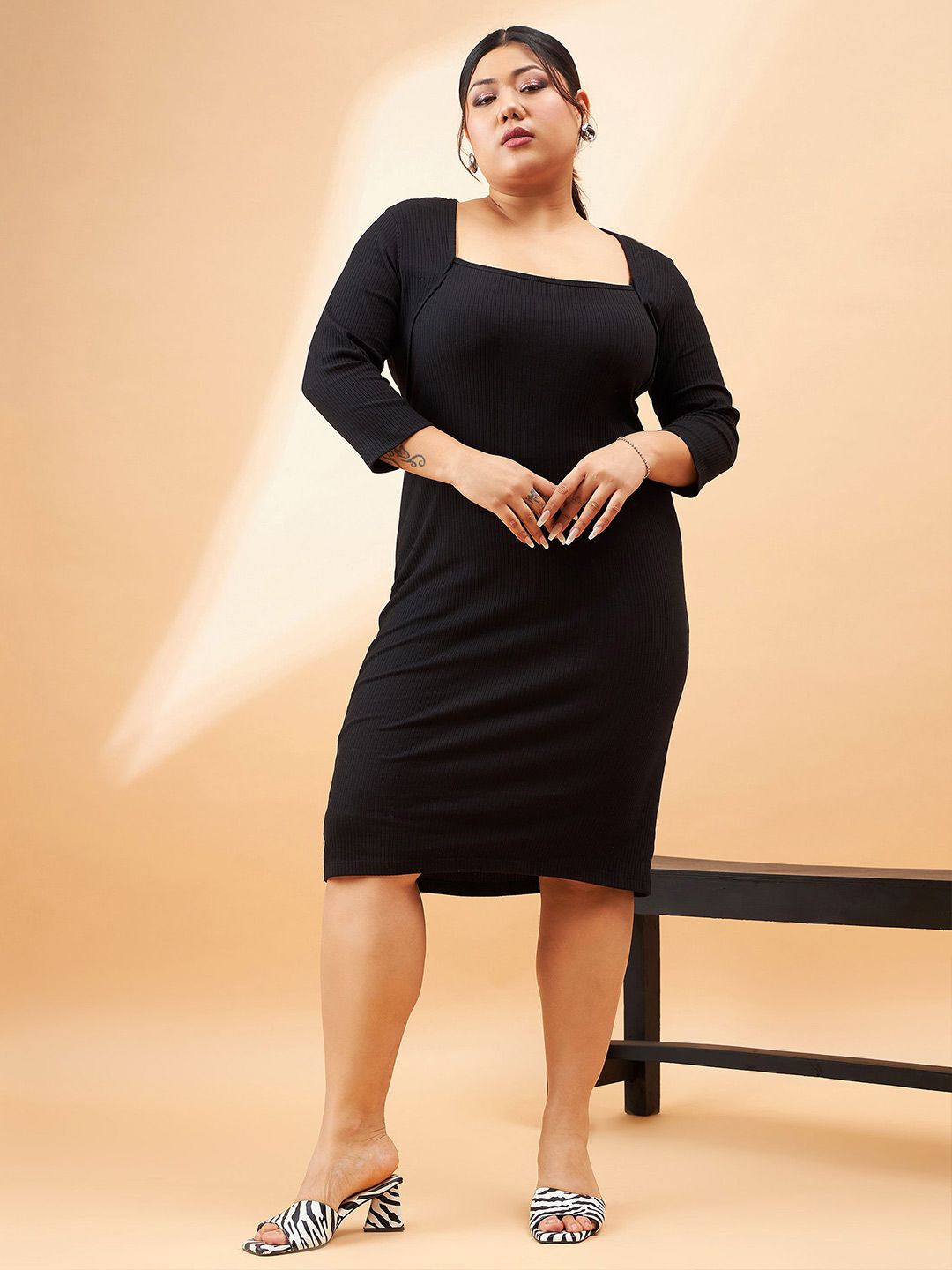 SASSAFRAS Curve Plus Size Square Neck Sheath Dress