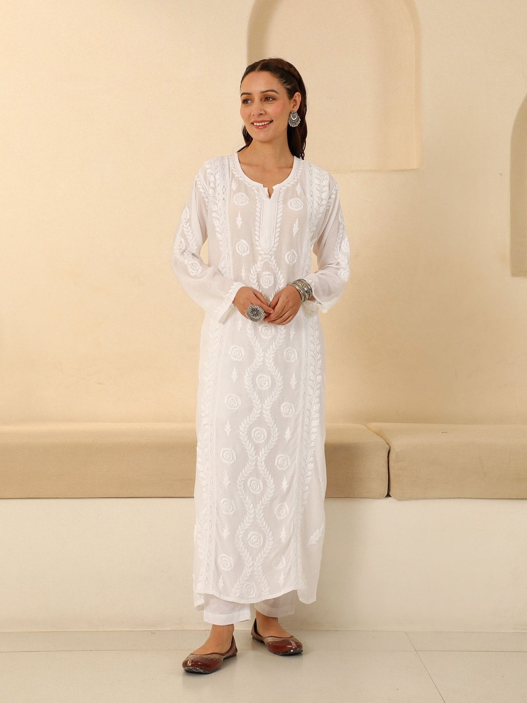 House of Chikankari Women White Muslin Chikankari Embroidered Kurta