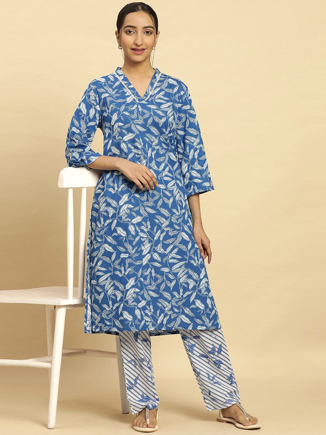 W Blue & Whit Floral Printed Thread Work Pure Cotton Straight Kurta With Trousers