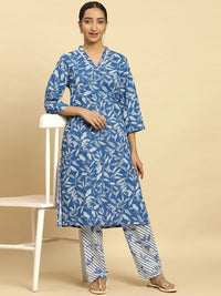 W Blue & Whit Floral Printed Thread Work Pure Cotton Straight Kurta With Trousers