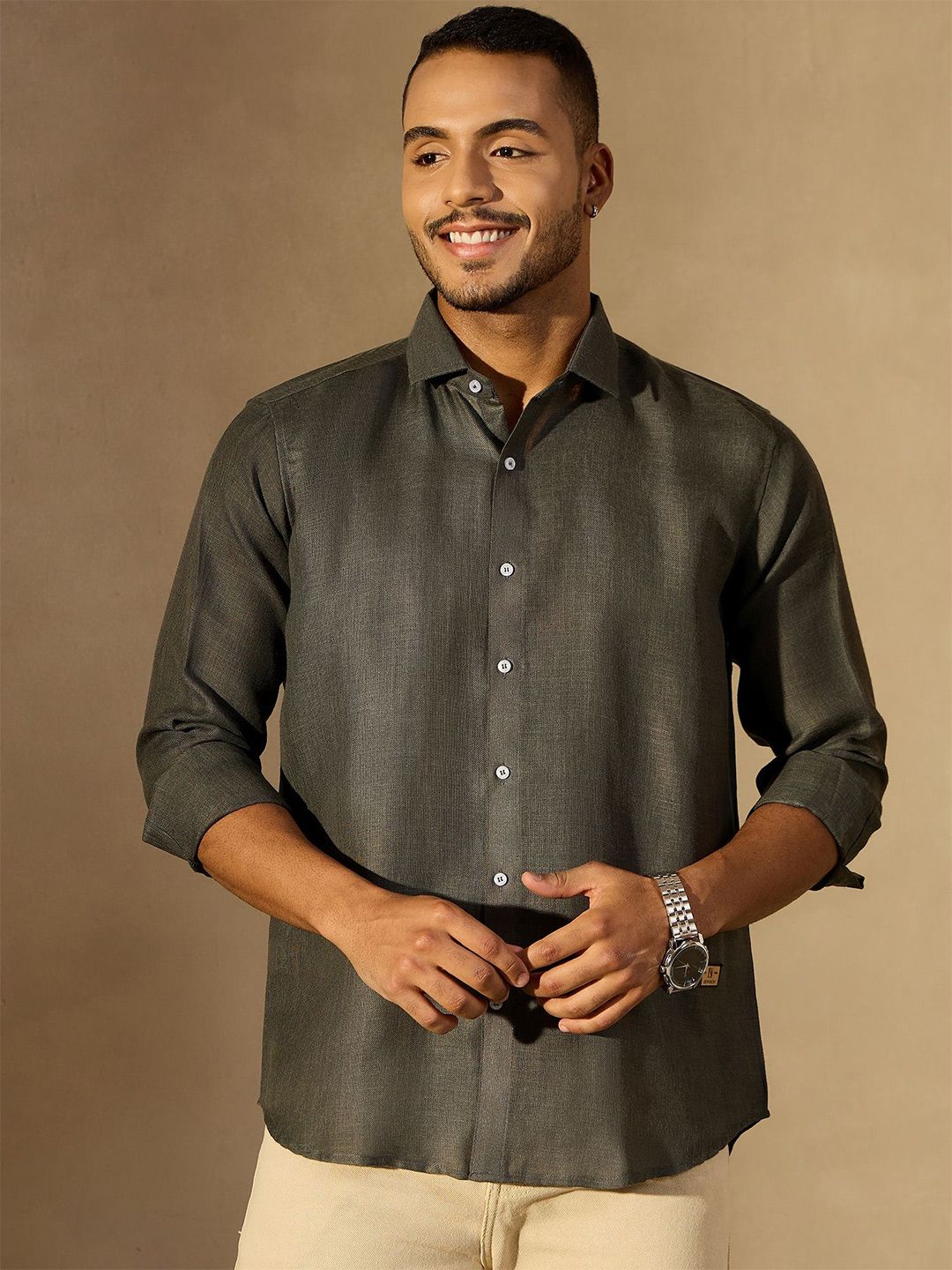 DENNISON Men Solid Spread Collar Oversized Smart Casual Shirt