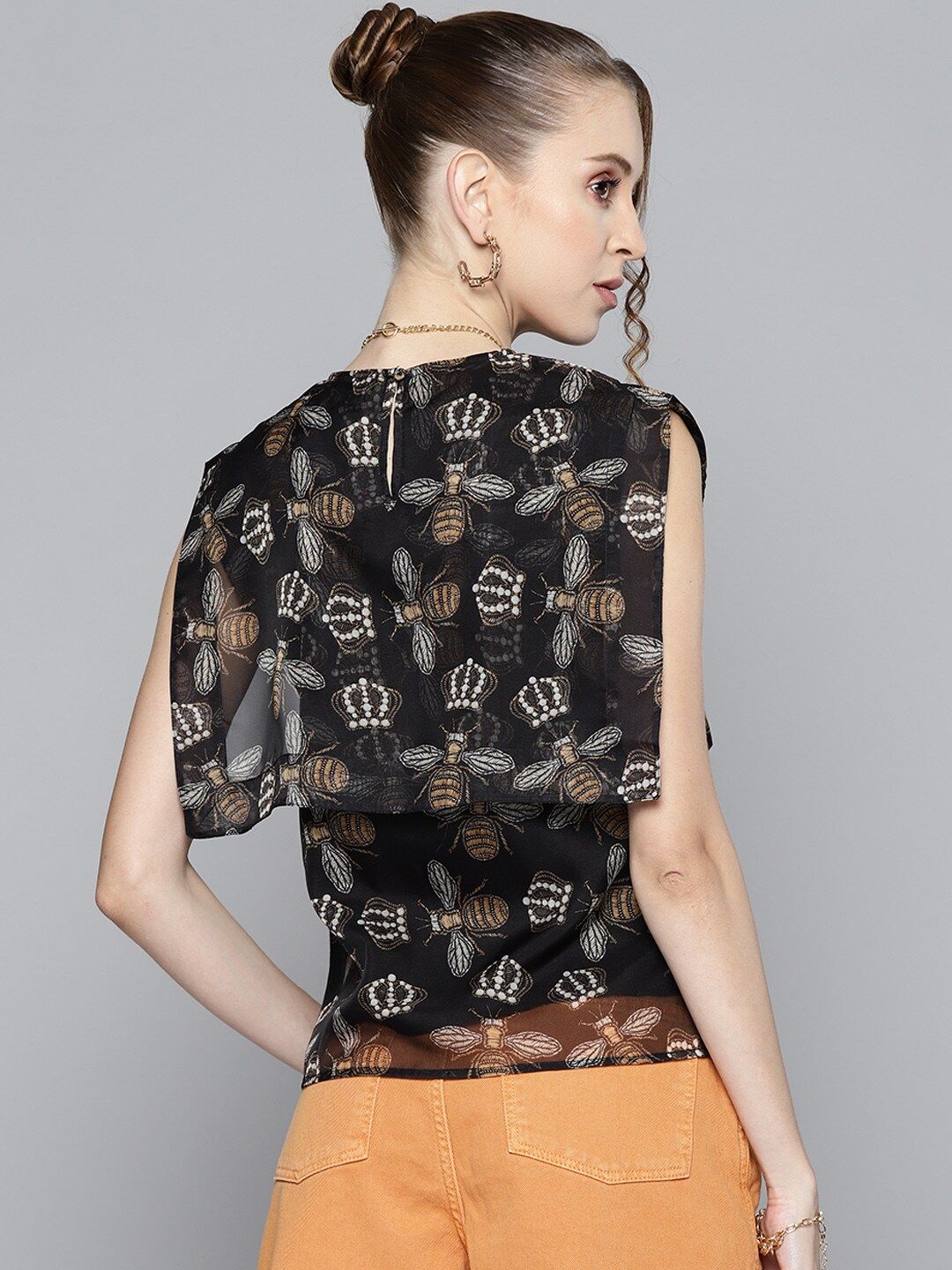SASSAFRAS Black & White Beetle Print Layered Top