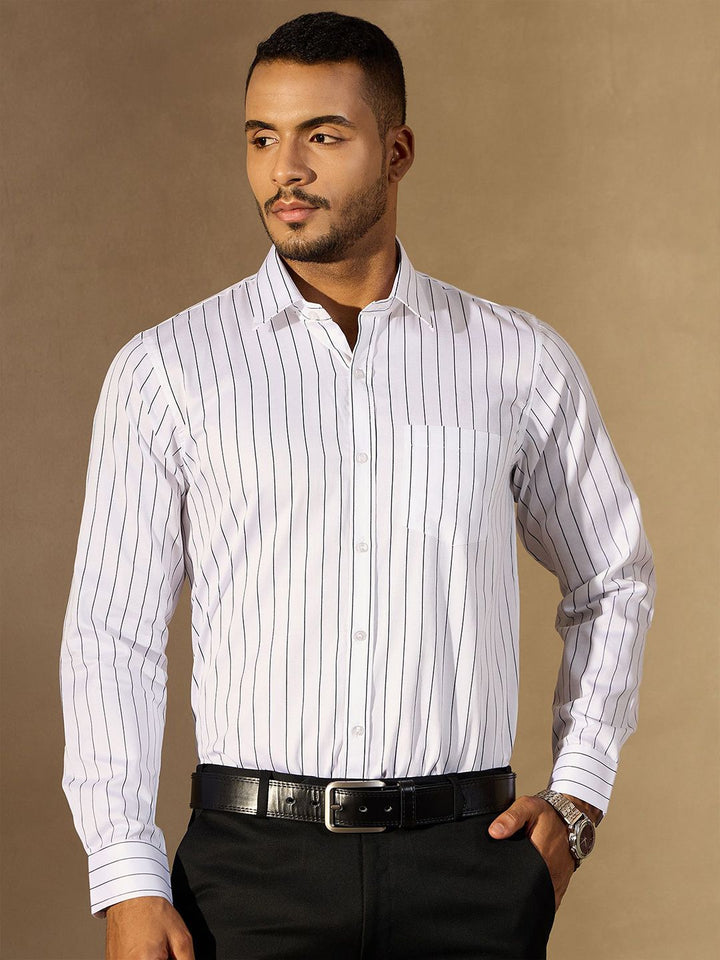 DENNISON Men Vertical Stripes Spread Collar Smart Formal Shirt