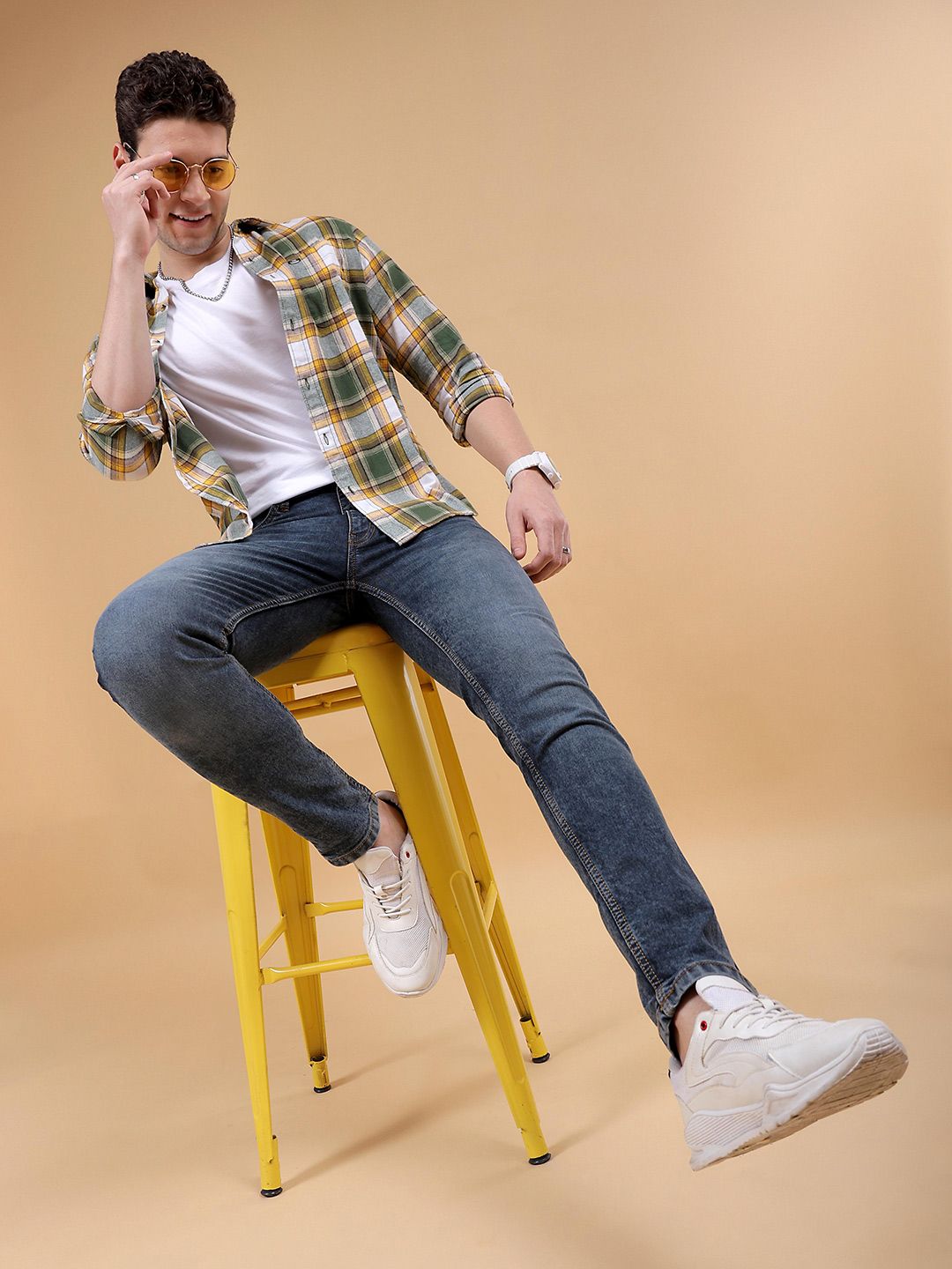 The Indian Garage Co Men Slim Fit Light Fade Stretchable Jeans