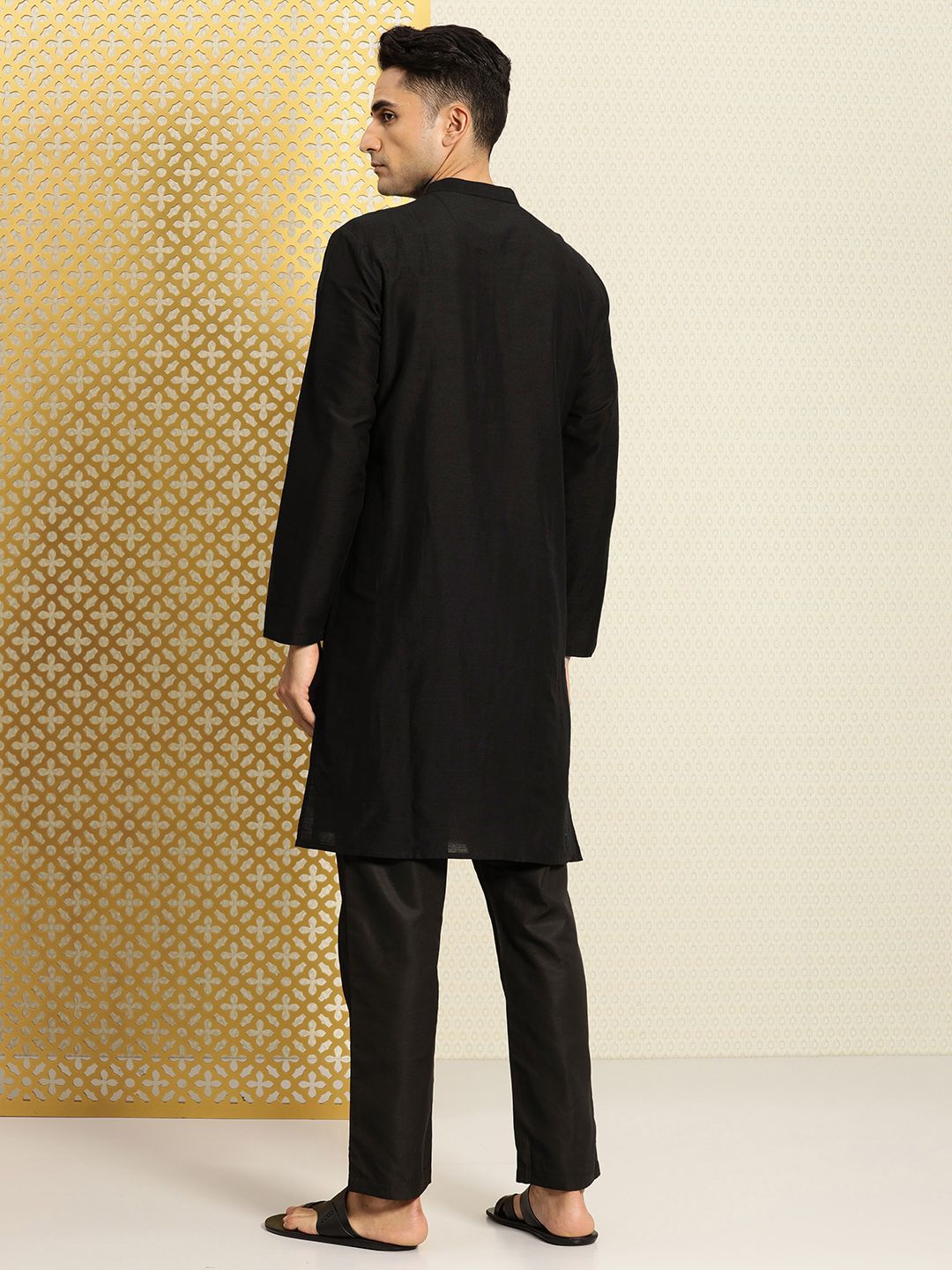 House of Pataudi Jashn Yoke Design Kurta