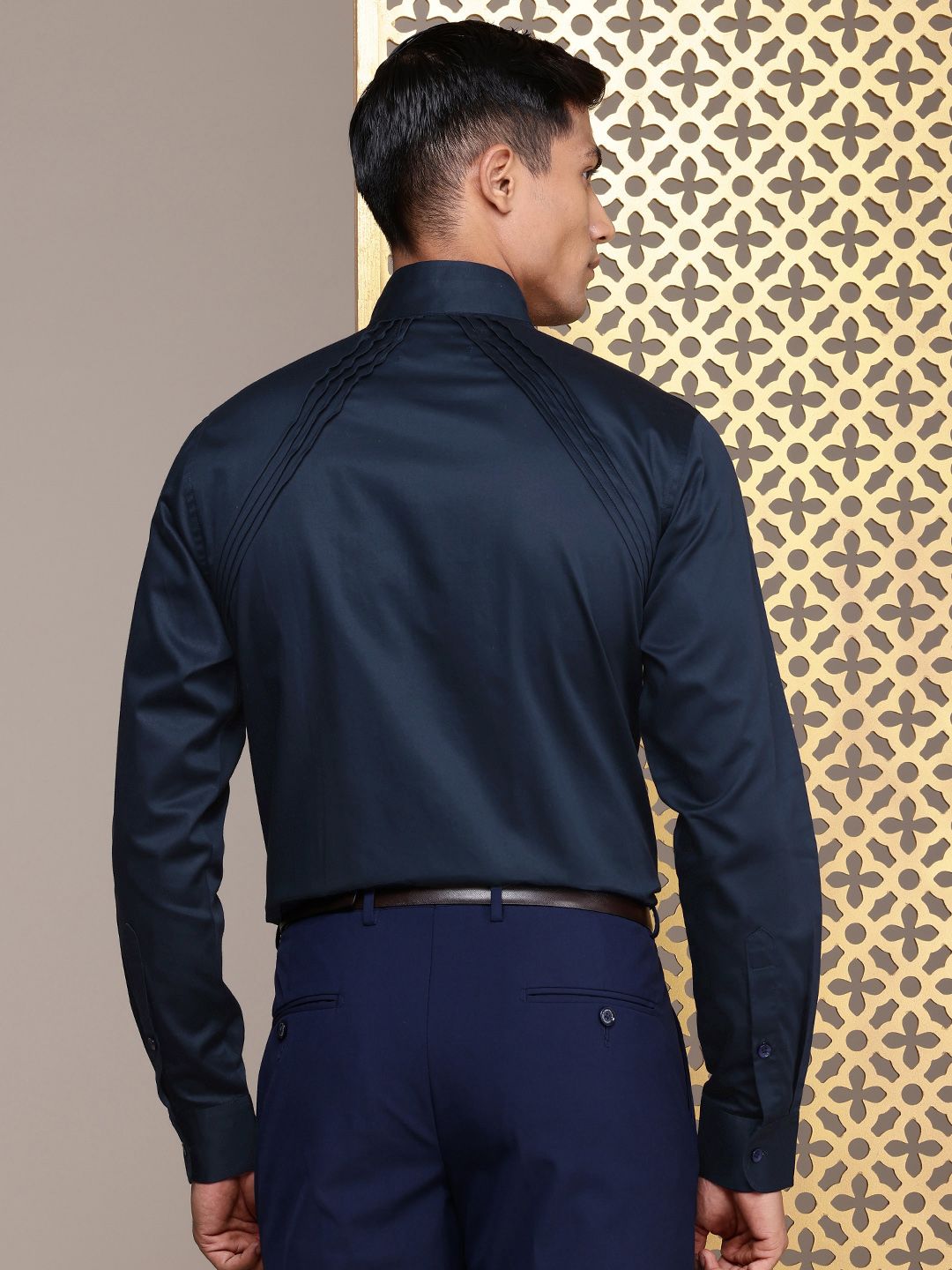 House of Pataudi Embroidered Pure Cotton Opaque Party Shirt