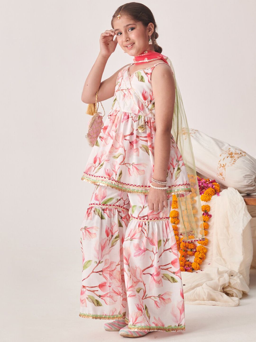 pspeaches Girls Floral Printed Regular Kurta with Sharara & With Dupatta