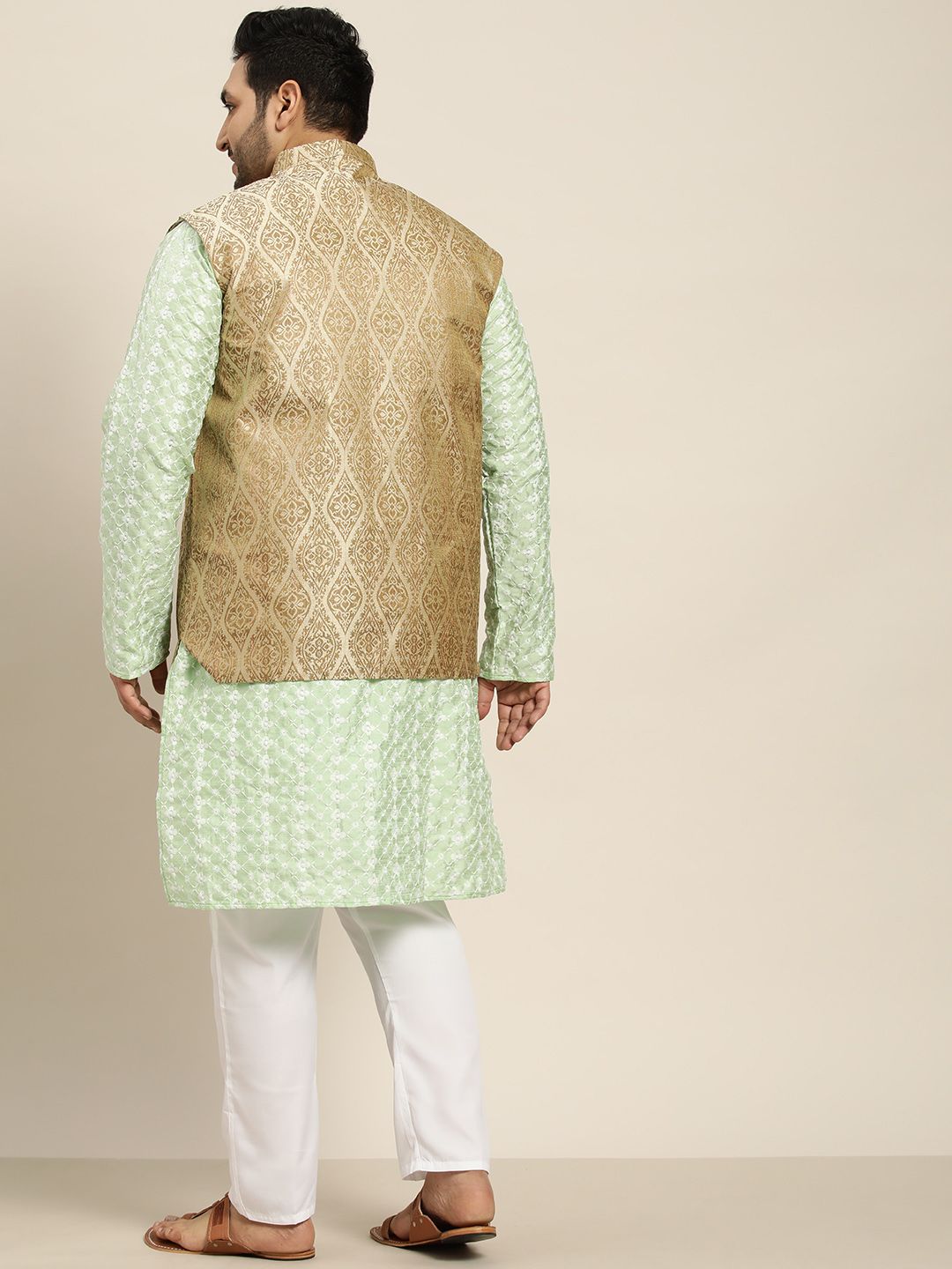SOJANYA PLUS Men Sea Green Embroidered Kurta with Churidar Comes with a Nehru Jacket