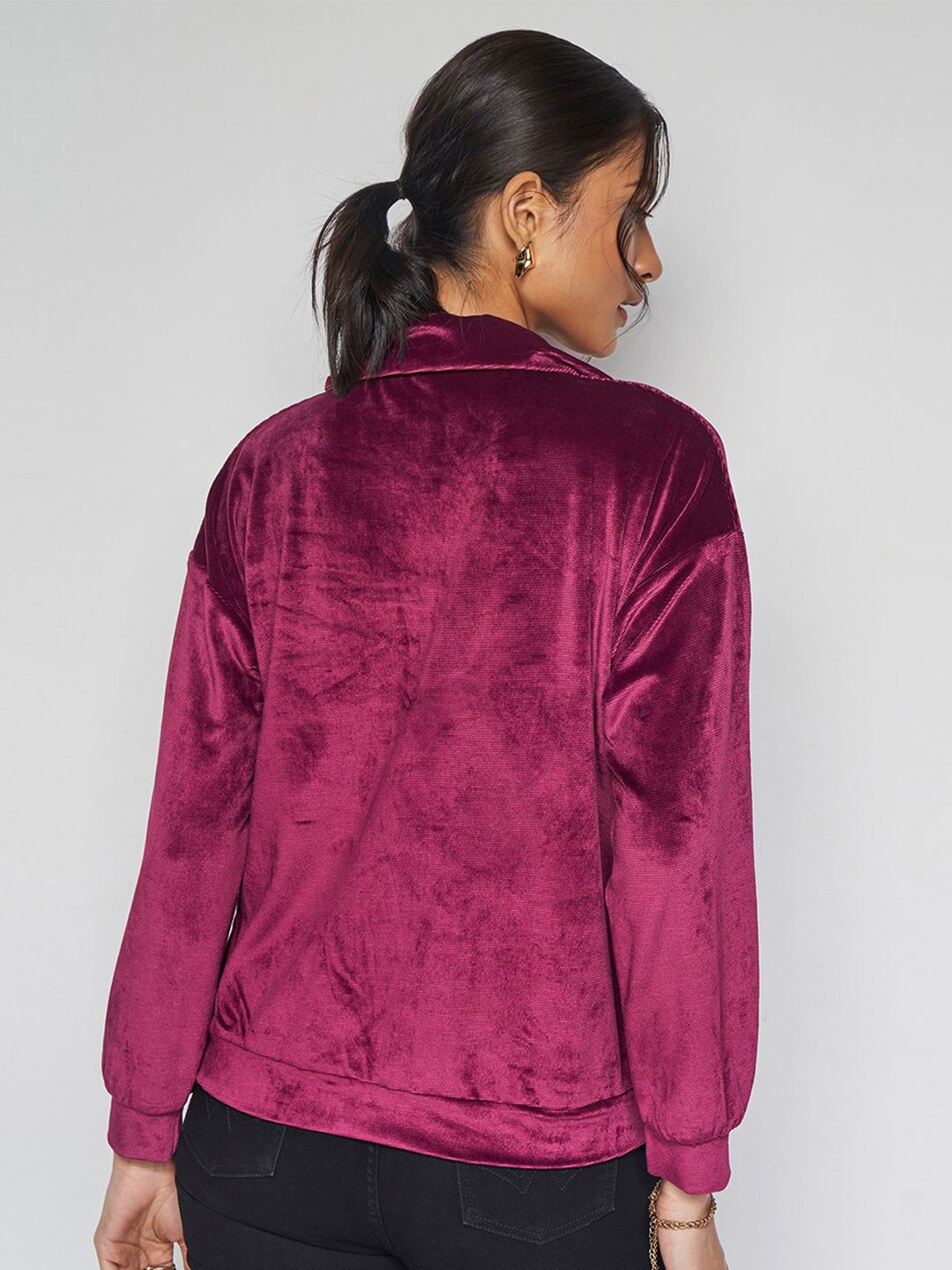 AND Shirt Collar Cuffed Sleeves Top