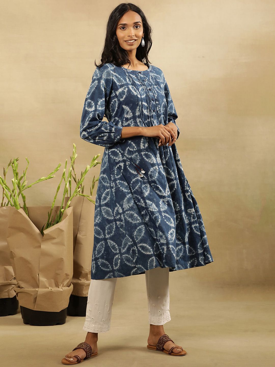W Dyed Round Neck Thread Work A-Line Cotton Kurta