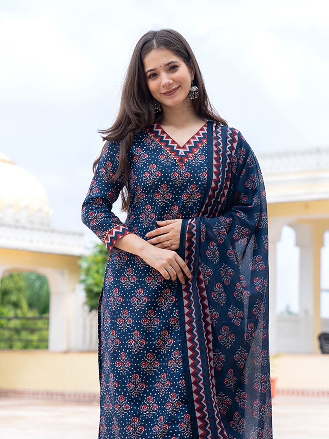 Kalini Floral dicetak lurus kurta dengan seluar & dupatta