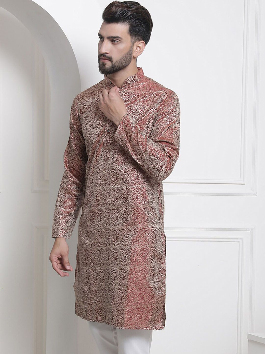 SOJANYA Lelaki Maroon Embroidered Anarkali Kurta