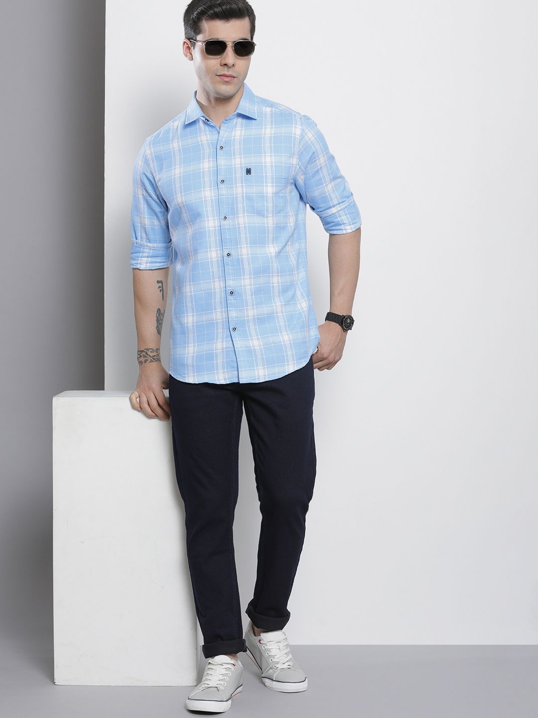 The Indian Garage Co Men Blue Checked Casual Shirt