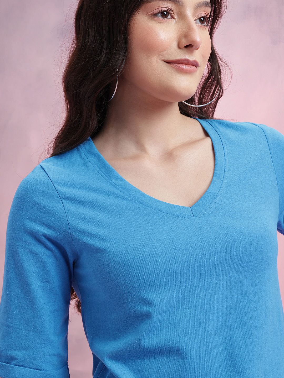DressBerry V-Neck Regular Fit T-shirt