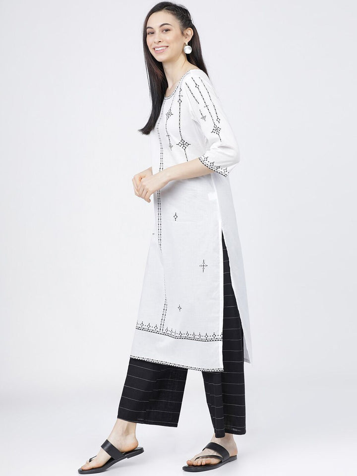 Vishudh Women Off White & Black Geometric Yoke Design Thread Work White Romance Kurta