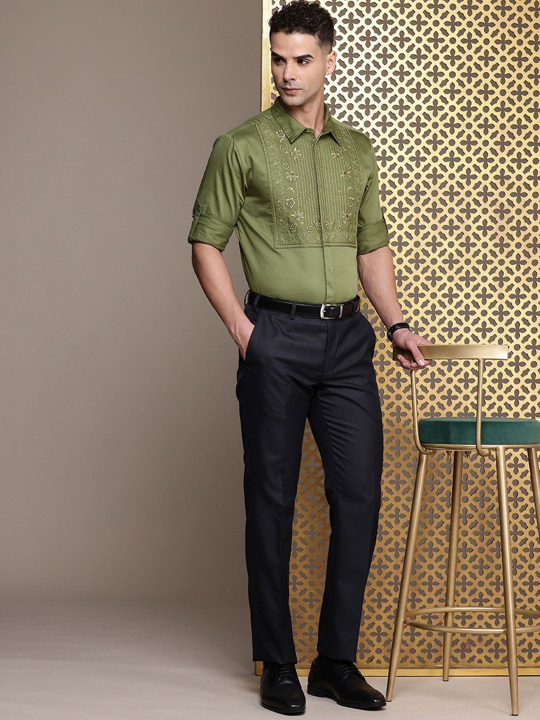 House of Pataudi Floral Embroidered Roll-Up Sleeves Pure Cotton Party Jashn Shirt