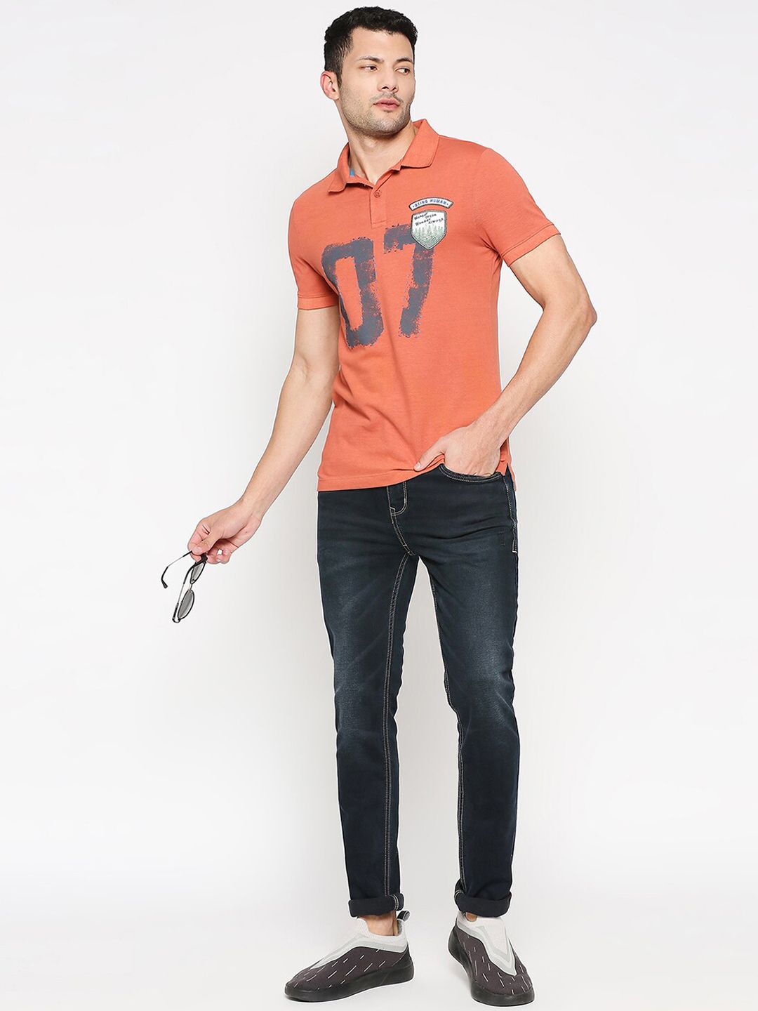 Being Human Men Slim Fit Mid-Rise Light Fade Clean Look Stretchable Jeans