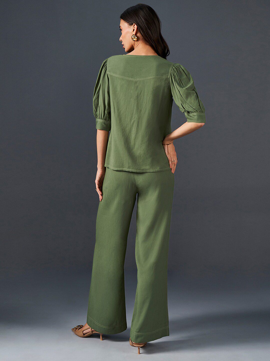 AND Puff Sleeves Top With Trousers