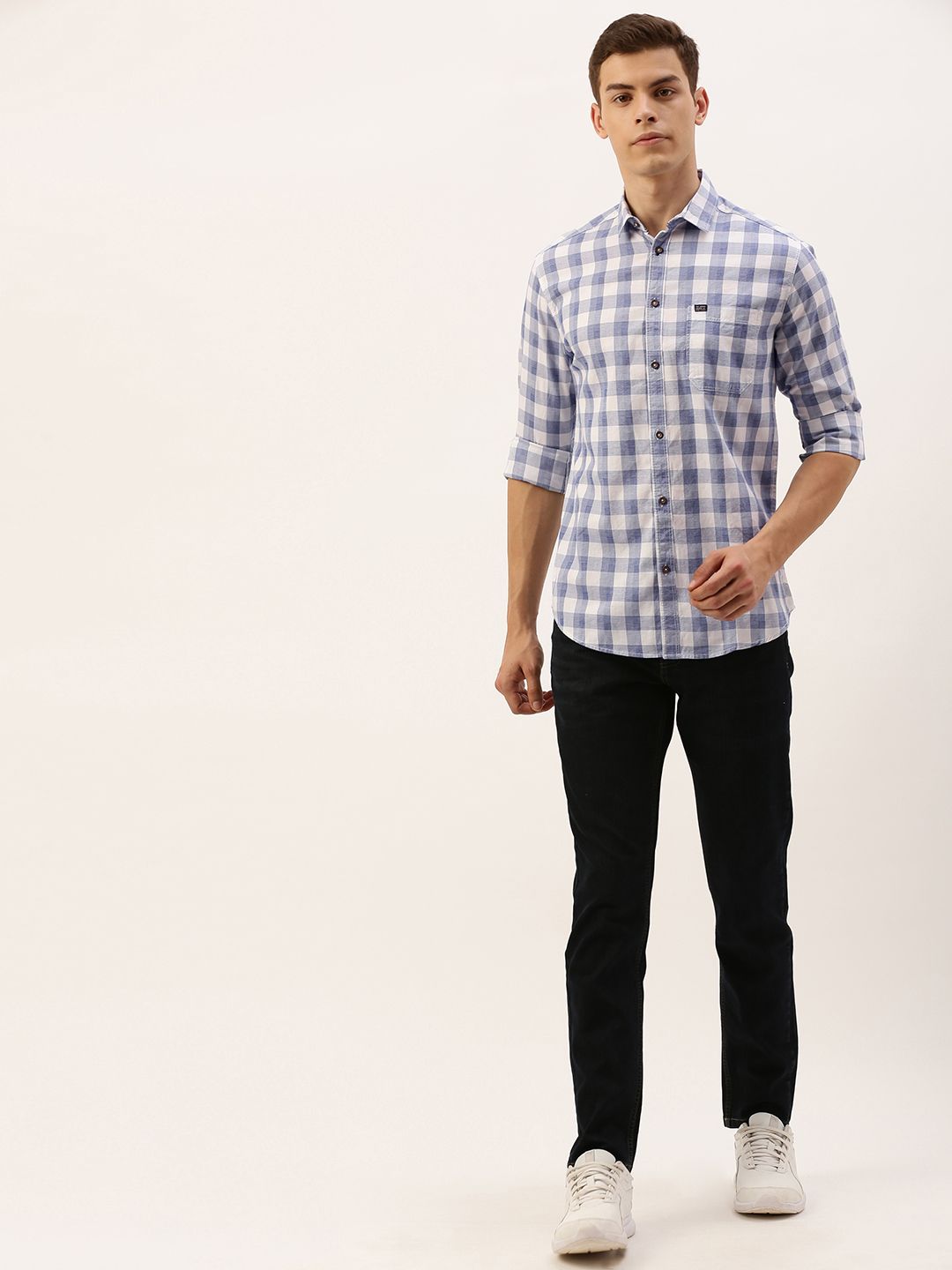 The Indian Garage Co Men White & Blue Slim Fit Checked Casual Shirt