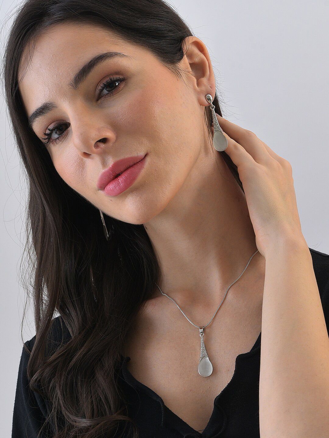 SOHI Silver-Plated White Stone-Studded Jewellery Set