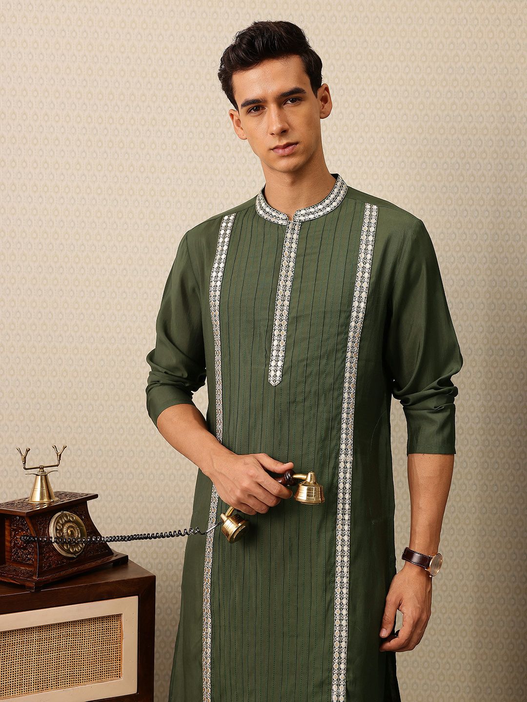 House of Pataudi Floral Zari Embroidered Jashn Kurta