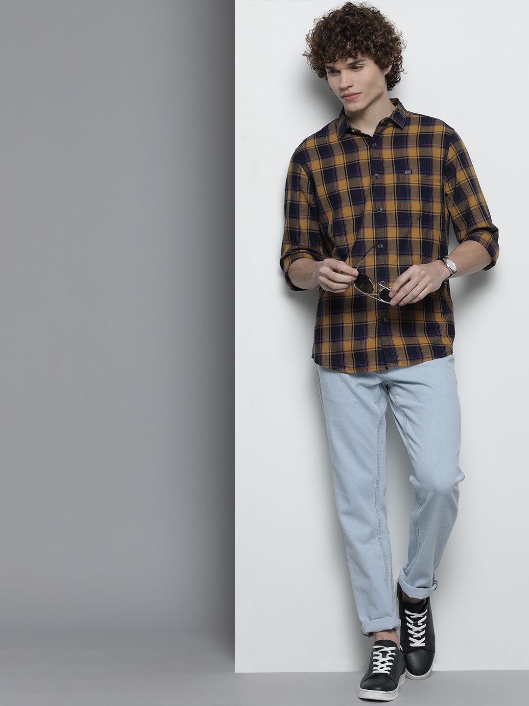 The Indian Garage Co Men Navy Blue & Mustard Yellow Checked Casual Shirt